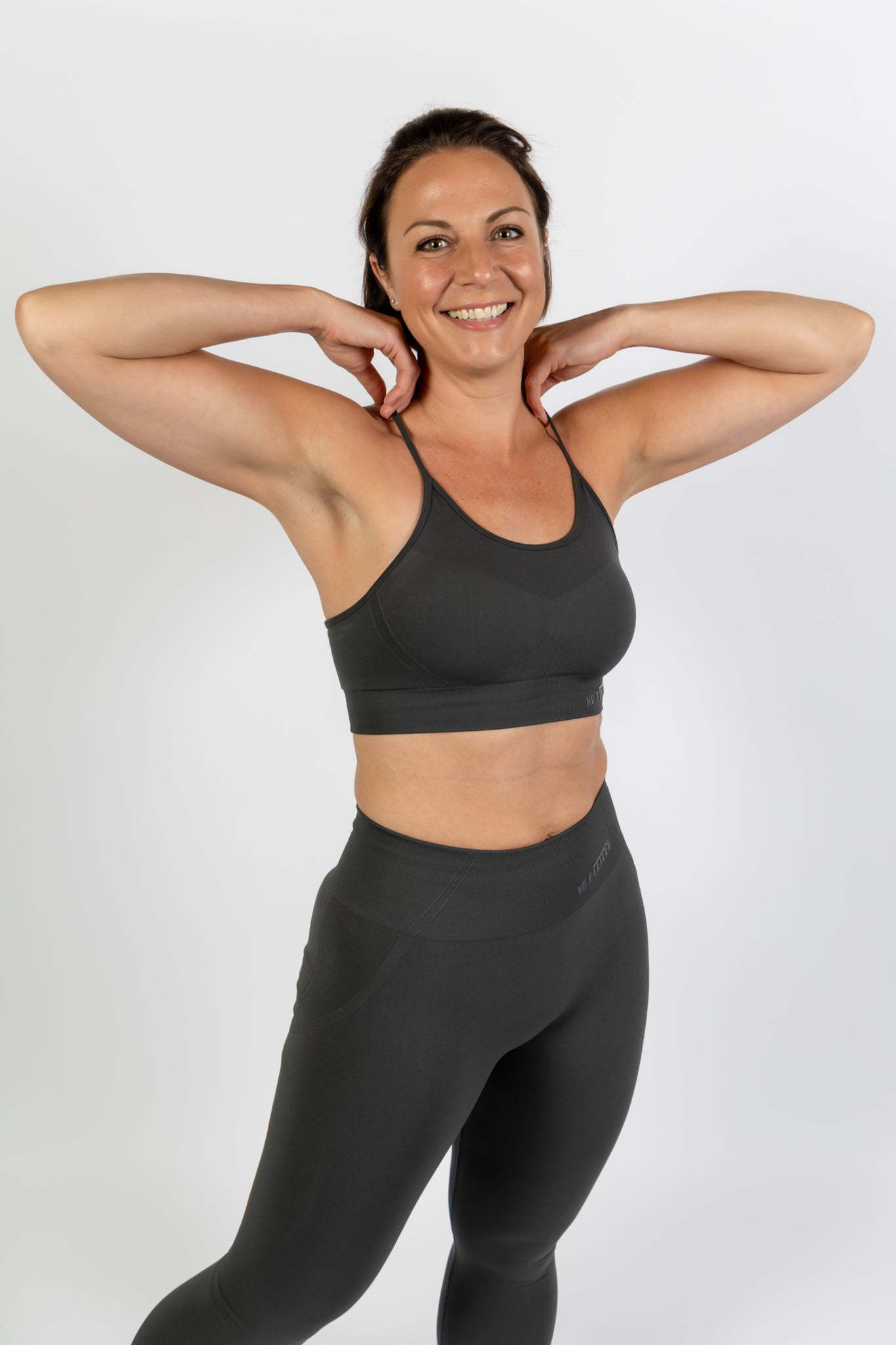 No Plateau SeamLift Sports Bra in Gun Metal- side View