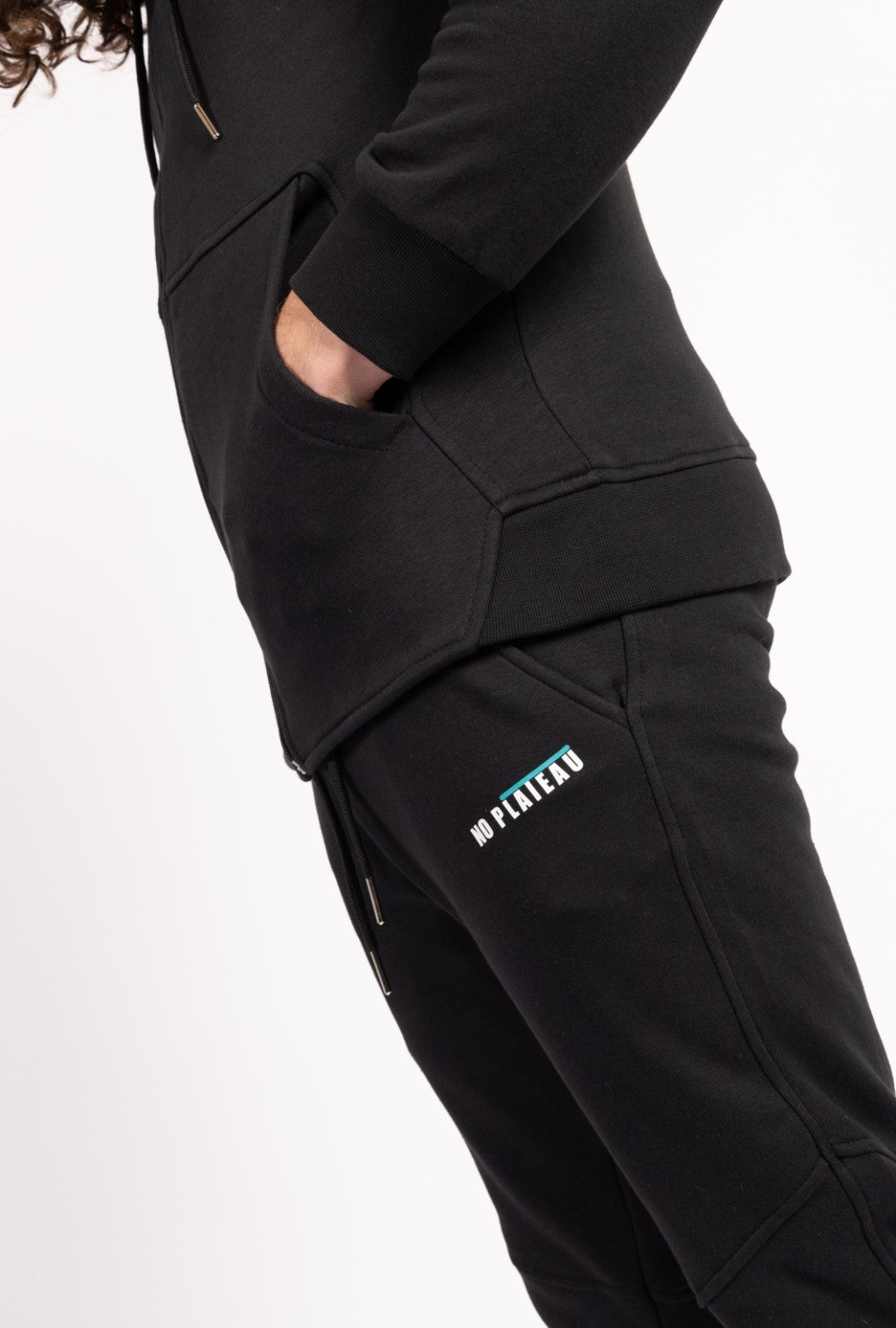 No Plateau Apex Tracksuit – Slim Fit | Versatile Activewear for Performance and Comfort